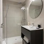 Premium 1 - 2 Bedroom Design Near Merce Square *