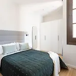 Premium 1 - 2 Bedroom Design Near Merce Square Barcelone