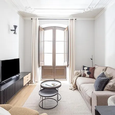 Premium 1 - 2 Bedroom Design Near Merce Square Barcelona