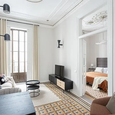 Premium 1 - 2 Bedroom Design Near Merce Square * Barcelona