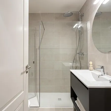Premium 1 - 2 Bedroom Design Near Merce Square Apartament Barcelona