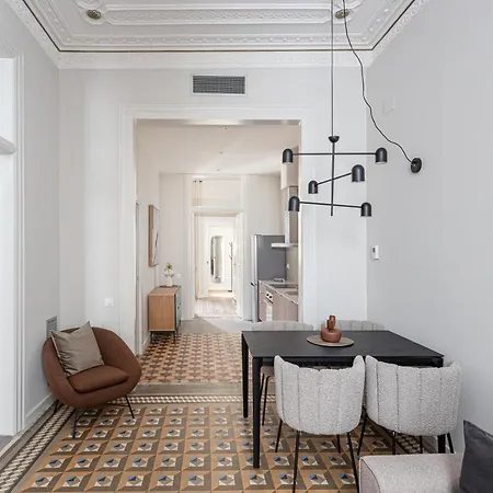 Premium 1 - 2 Bedroom Design Near Merce Square * Barcelona