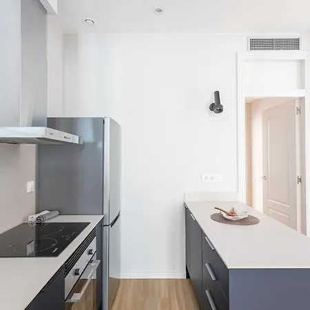 Premium 1 - 2 Bedroom Design Near Merce Square Apartament Barcelona