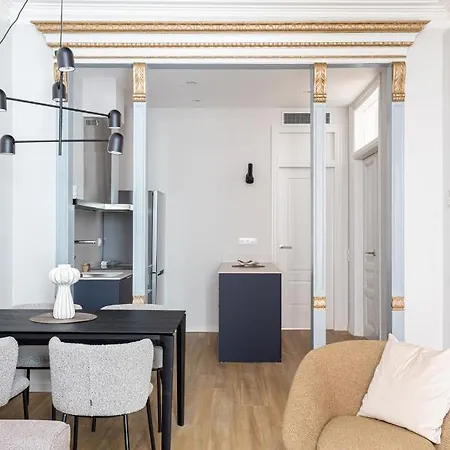 Premium 1 - 2 Bedroom Design Near Merce Square Barcelona