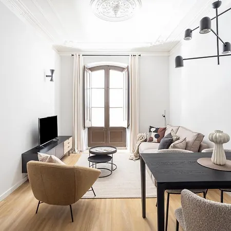 Premium 1 - 2 Bedroom Design Near Merce Square *