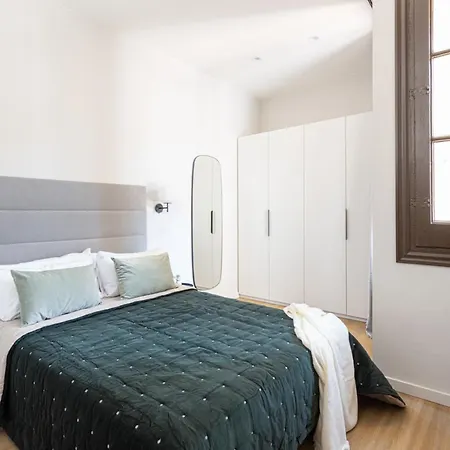 Premium 1 - 2 Bedroom Design Near Merce Square Barcelona