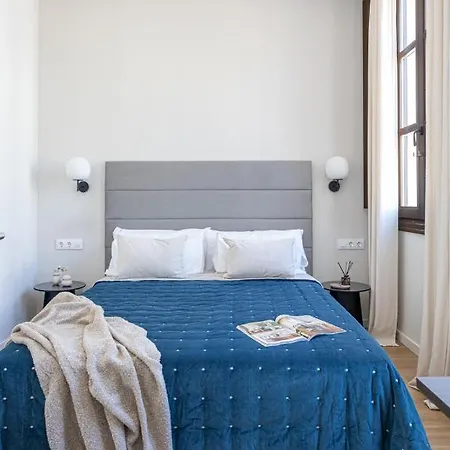 Premium 1 - 2 Bedroom Design Near Merce Square * Barcelona