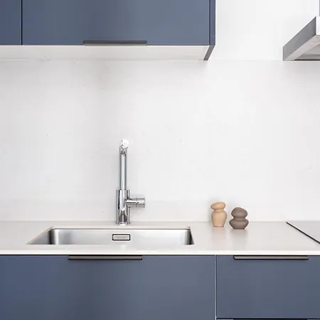 Premium 1 - 2 Bedroom Design Near Merce Square *