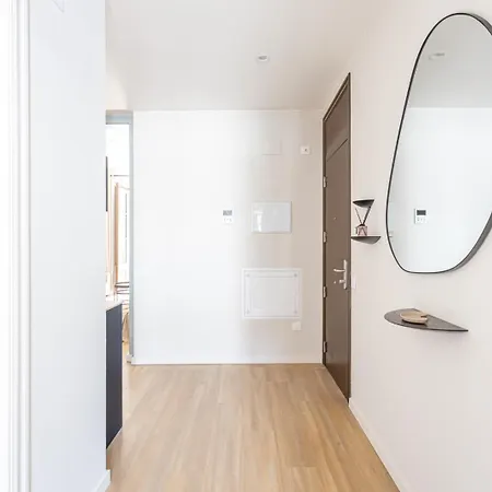 Premium 1 - 2 Bedroom Design Near Merce Square Apartament *