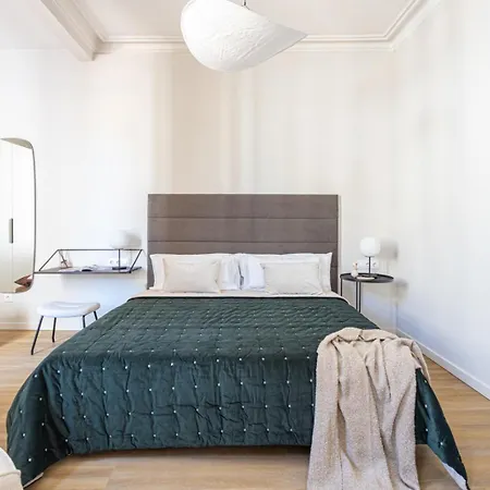 Premium 1 - 2 Bedroom Design Near Merce Square Apartament